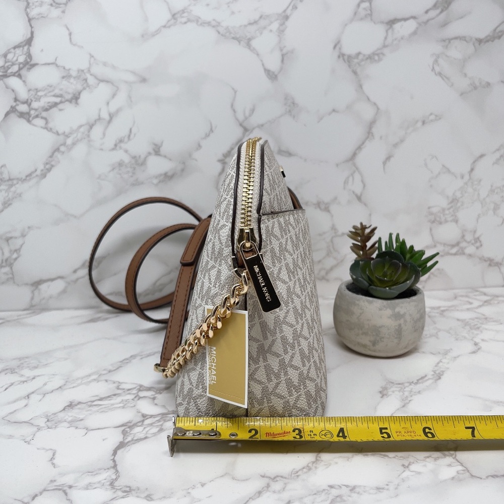 Michael Kors dome crossbody - Picture 2 of 8